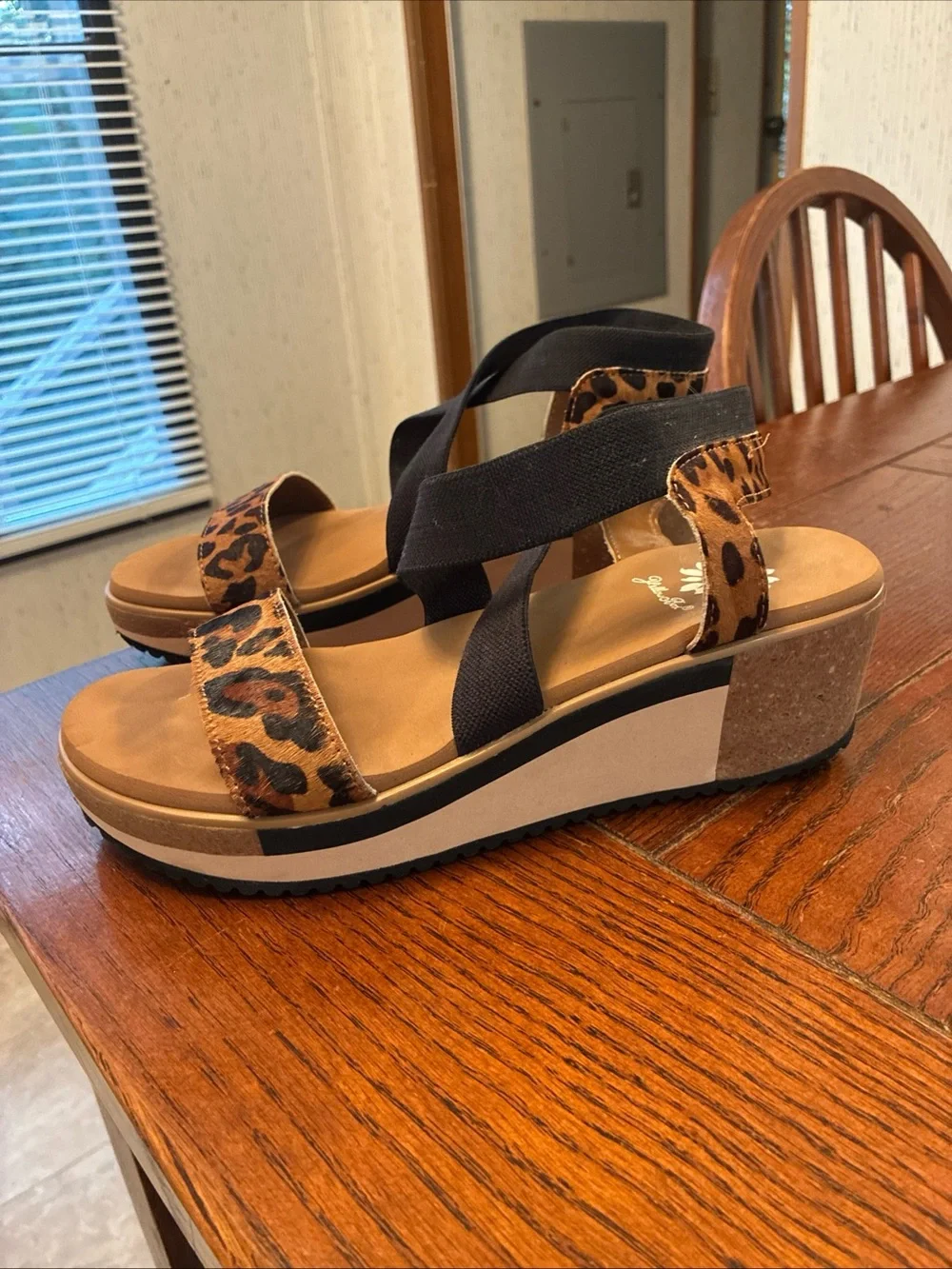 Yellow Box Janalee Leopard Wedge Sandals Women's 7 Leather Elastic Strap Shoes